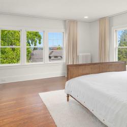2217eCrescentDr-23-web