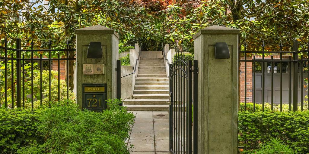Harvard Belmont