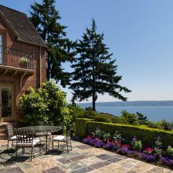 736390-patioView2